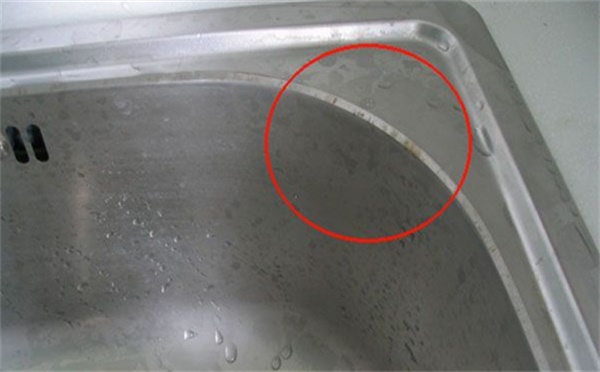 深圳罗湖酒店使用的304不锈钢厨房设备都生锈了是什么原因？