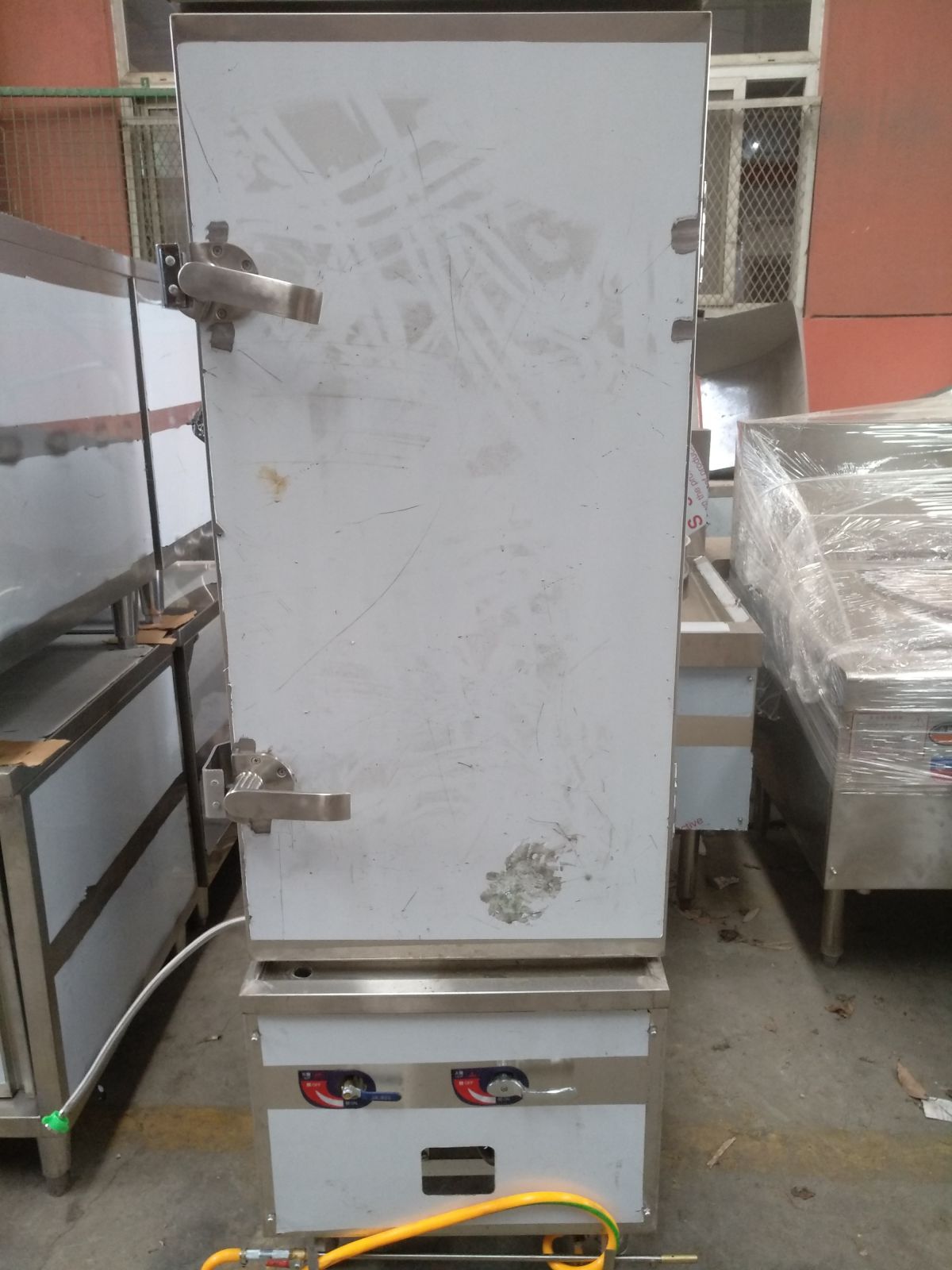 深圳工厂食堂单位厨房工程用燃气不锈钢单门12盘蒸饭箱